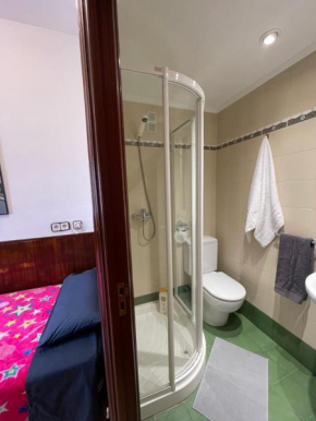 Habitación con baño privado